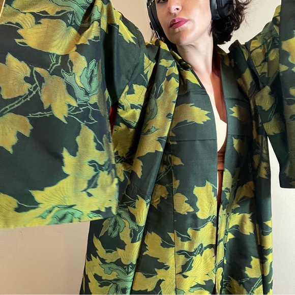perfect shades of green foliage anoint your limbs with this true antique kimono - Picture 5 of 16